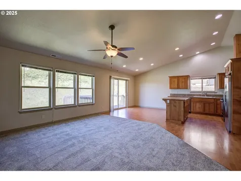 1920 NE Sunset Street Roseburg OR 97470