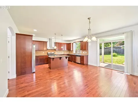5233 SE 109th Avenue Portland OR 97266