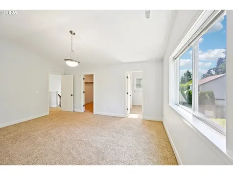 5233 SE 109th Avenue Portland OR 97266