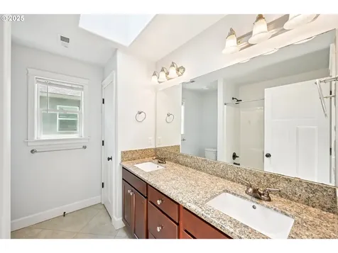 5233 SE 109th Avenue Portland OR 97266