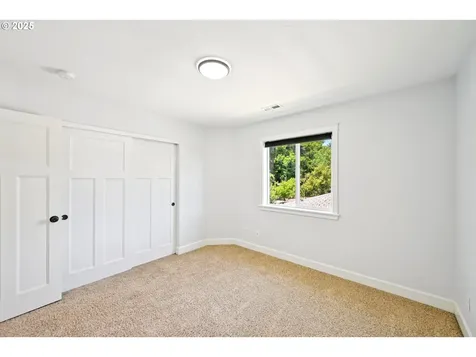 5233 SE 109th Avenue Portland OR 97266
