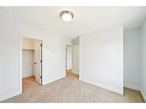 5233 SE 109th Avenue Portland OR 97266