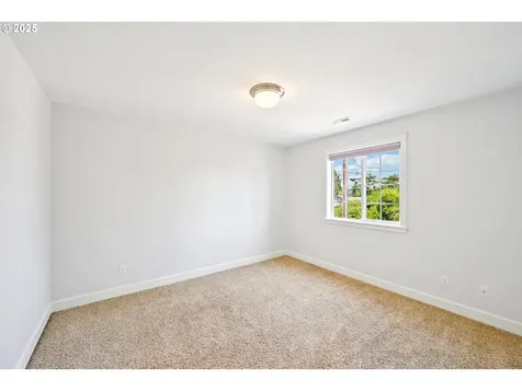 5233 SE 109th Avenue Portland OR 97266