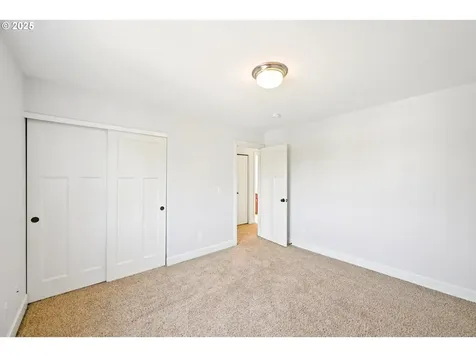 5233 SE 109th Avenue Portland OR 97266