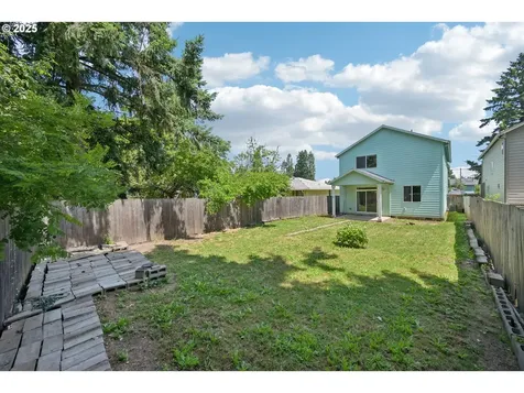 5233 SE 109th Avenue Portland OR 97266