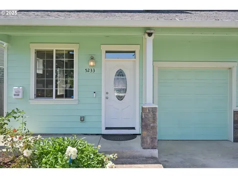 5233 SE 109th Avenue Portland OR 97266