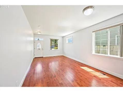 5233 SE 109th Avenue Portland OR 97266