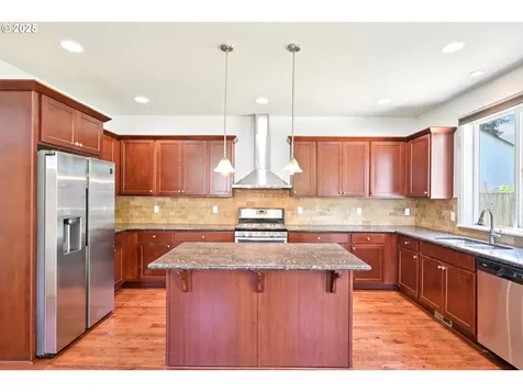 5233 SE 109th Avenue Portland OR 97266