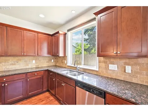 5233 SE 109th Avenue Portland OR 97266