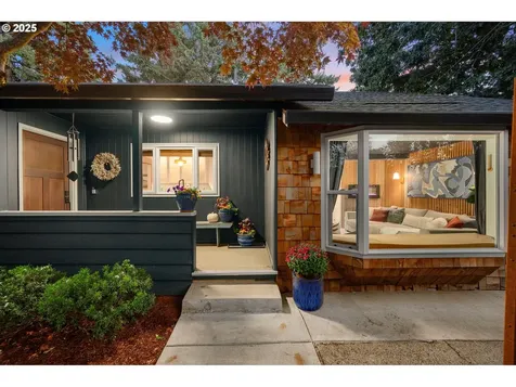 6136 SE Harney Street Portland OR 97206