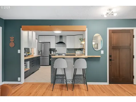 6136 SE Harney Street Portland OR 97206