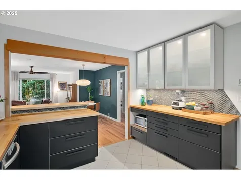 6136 SE Harney Street Portland OR 97206