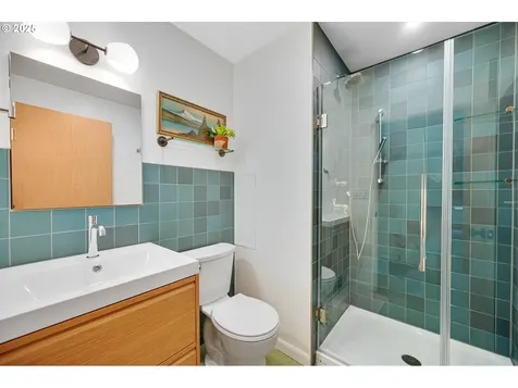 6136 SE Harney Street Portland OR 97206