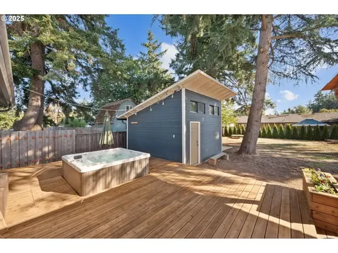 6136 SE Harney Street Portland OR 97206