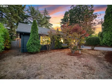 6136 SE Harney Street Portland OR 97206