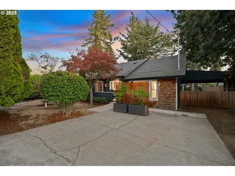 6136 SE Harney Street Portland OR 97206