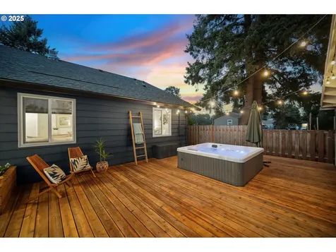 6136 SE Harney Street Portland OR 97206