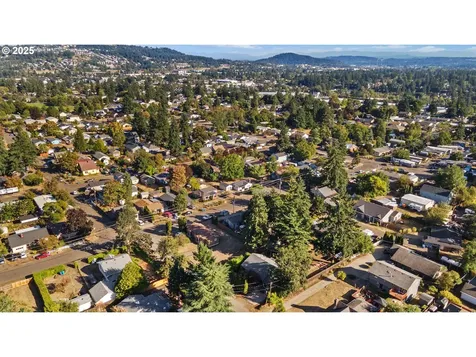 6136 SE Harney Street Portland OR 97206