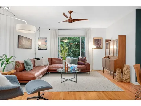 6136 SE Harney Street Portland OR 97206