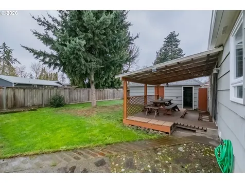 3090 D Street NE Salem OR 97301