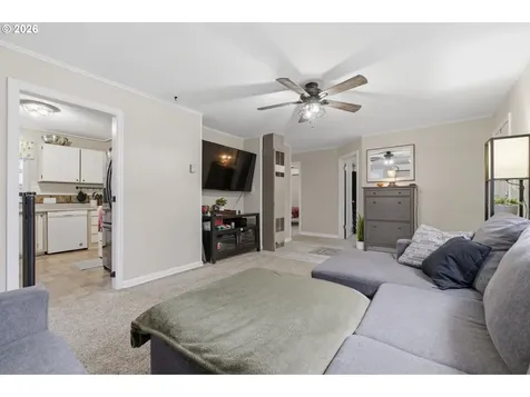 3090 D Street NE Salem OR 97301
