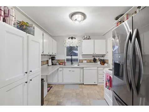 3090 D Street NE Salem OR 97301
