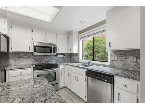 15432 SW 114th Court Portland OR 97224