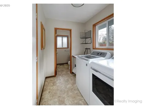 10608 NE Tillamook Street Portland OR 97220