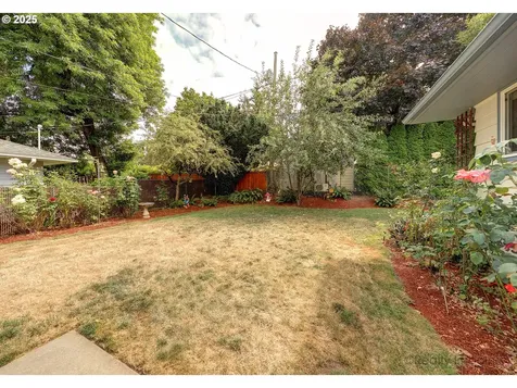 10608 NE Tillamook Street Portland OR 97220