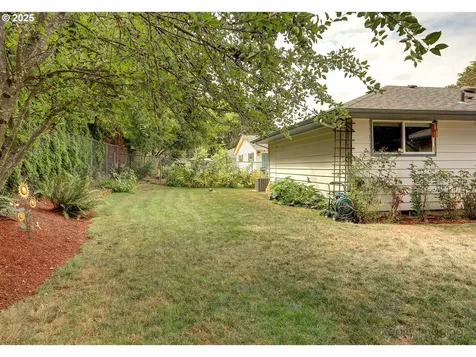 10608 NE Tillamook Street Portland OR 97220