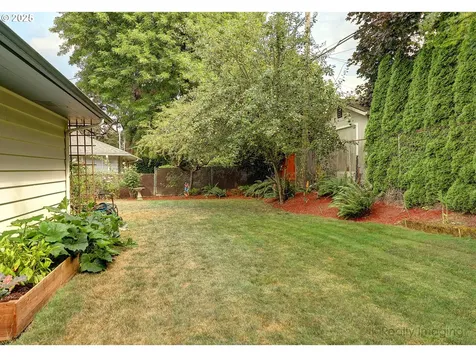 10608 NE Tillamook Street Portland OR 97220