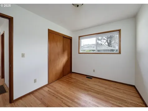 10608 NE Tillamook Street Portland OR 97220