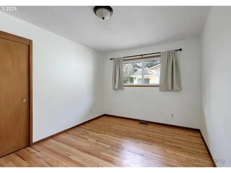 10608 NE Tillamook Street Portland OR 97220