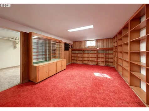 10608 NE Tillamook Street Portland OR 97220