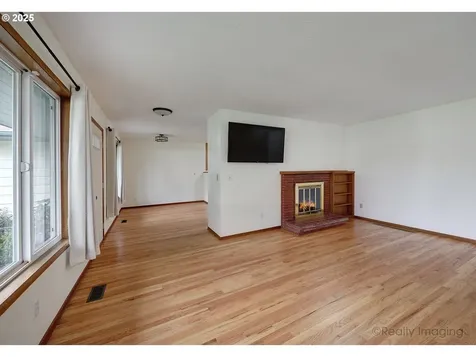 10608 NE Tillamook Street Portland OR 97220