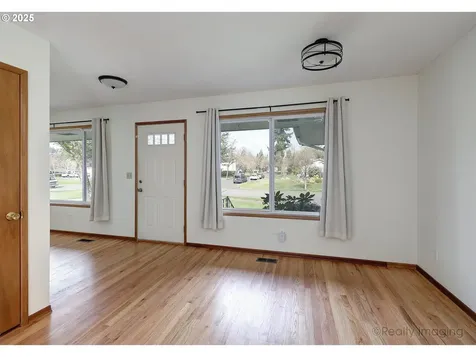 10608 NE Tillamook Street Portland OR 97220