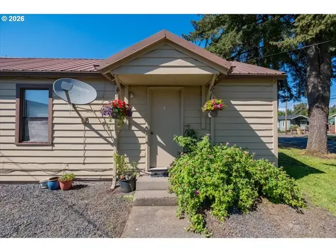 1044 23rd Avenue Sweet Home OR 97386