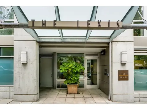 1125 NW 9th Avenue Portland OR 97209