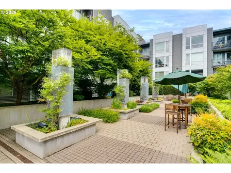 1125 NW 9th Avenue Portland OR 97209