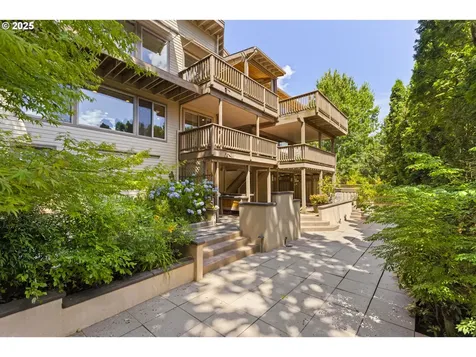 9600 SW Ventura Court Portland OR 97223
