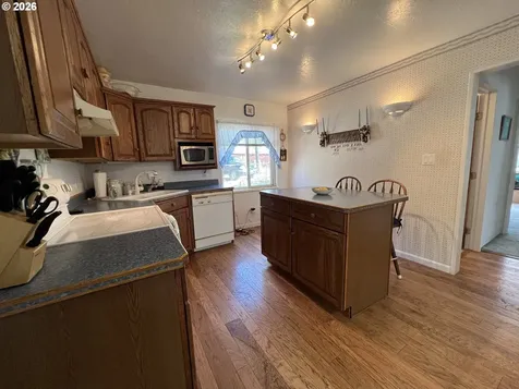 108/110 Park Avenue Seneca OR 97873