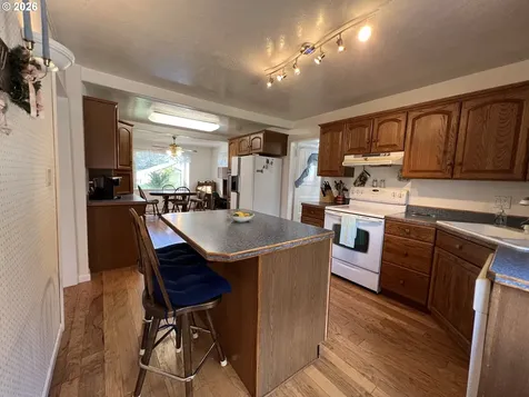 108/110 Park Avenue Seneca OR 97873