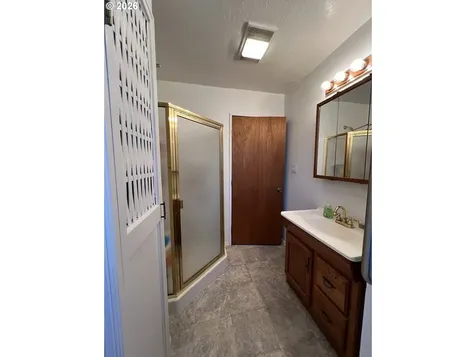 108/110 Park Avenue Seneca OR 97873