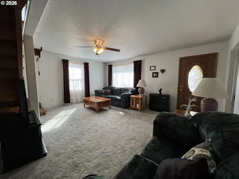 108/110 Park Avenue Seneca OR 97873