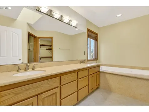 5391 NW Lianna Way Portland OR 97229