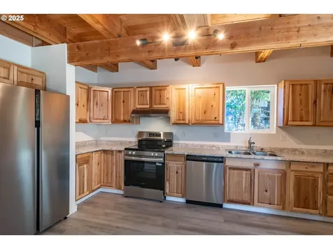 320 Wells Lane Oakland OR 97462