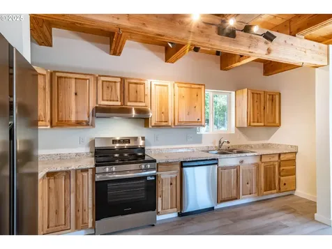 320 Wells Lane Oakland OR 97462