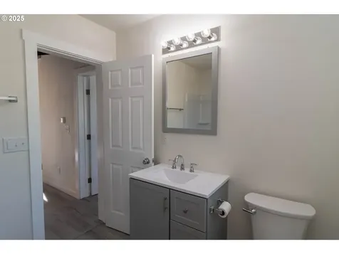 320 Wells Lane Oakland OR 97462