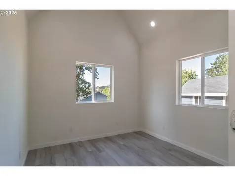 320 Wells Lane Oakland OR 97462