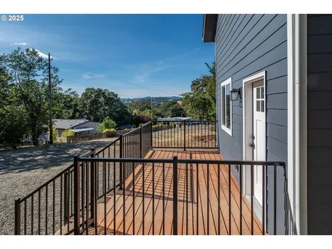 320 Wells Lane Oakland OR 97462